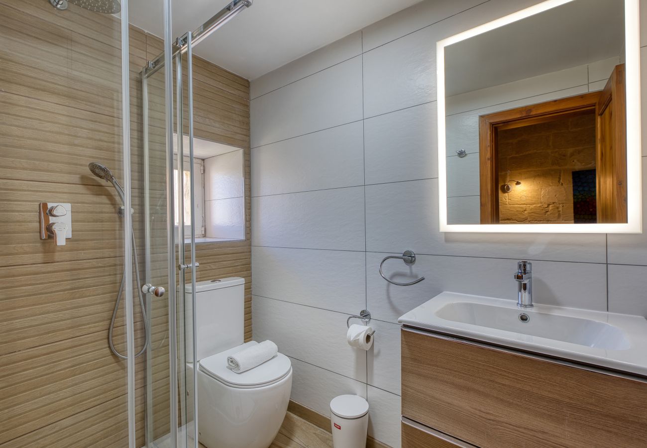 Villa in Victoria - Girardu - Victoria Holiday Home
