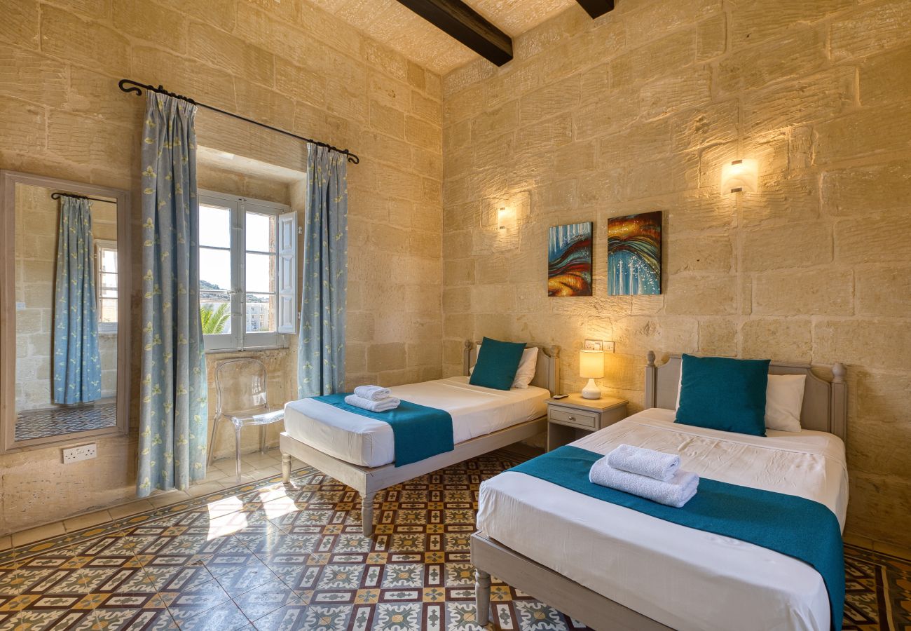 Villa in Victoria - Girardu - Victoria Holiday Home