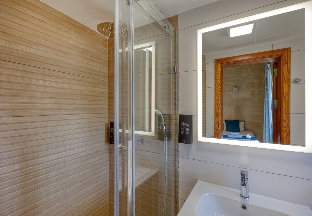 Villa in Victoria - Girardu - Victoria Holiday Home