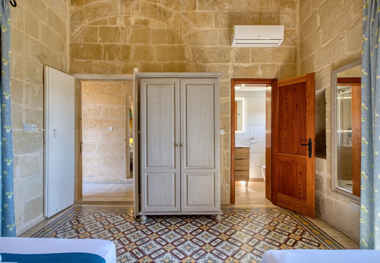 Villa in Victoria - Girardu - Victoria Holiday Home