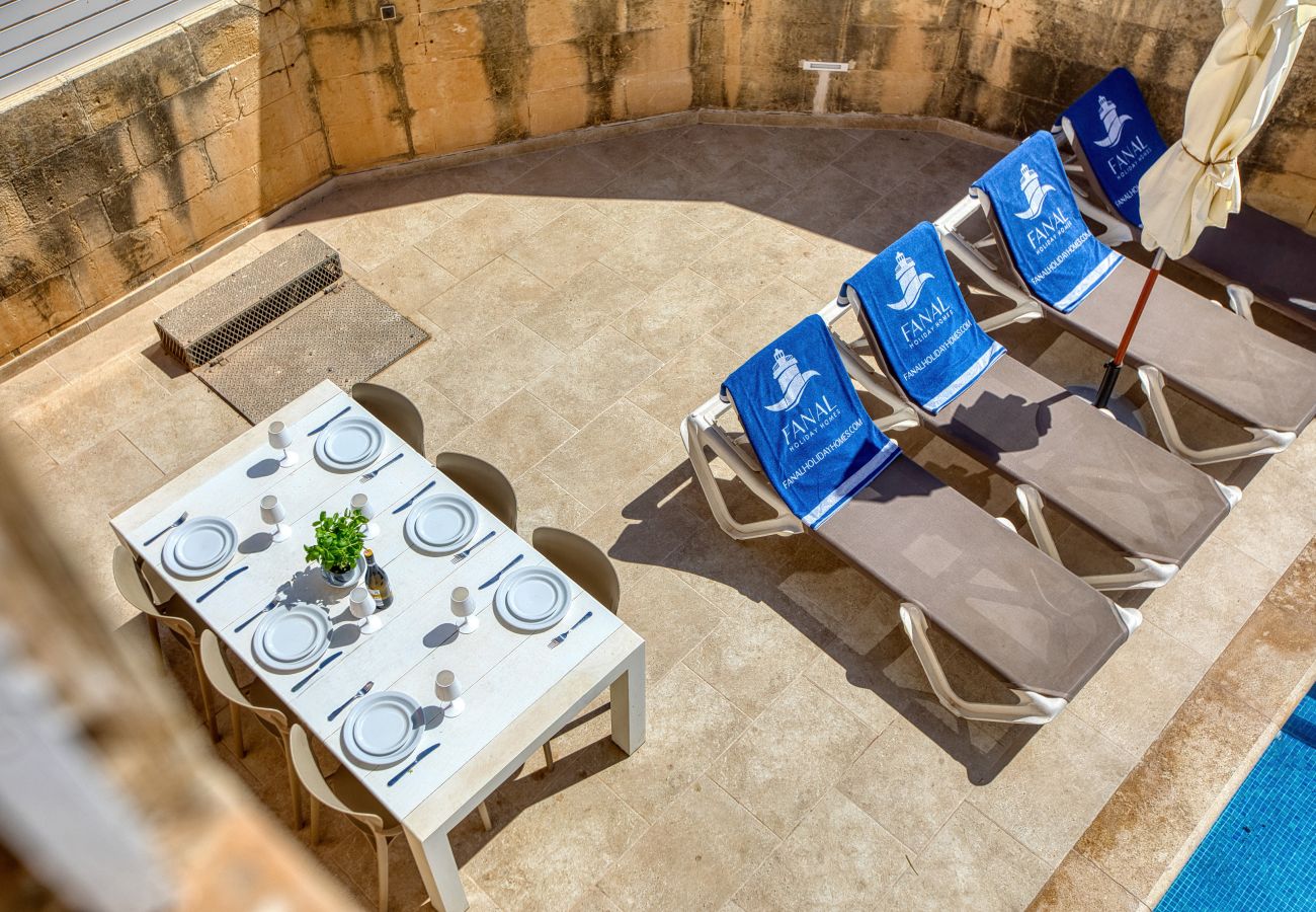 Villa in Victoria - Girardu - Victoria Holiday Home
