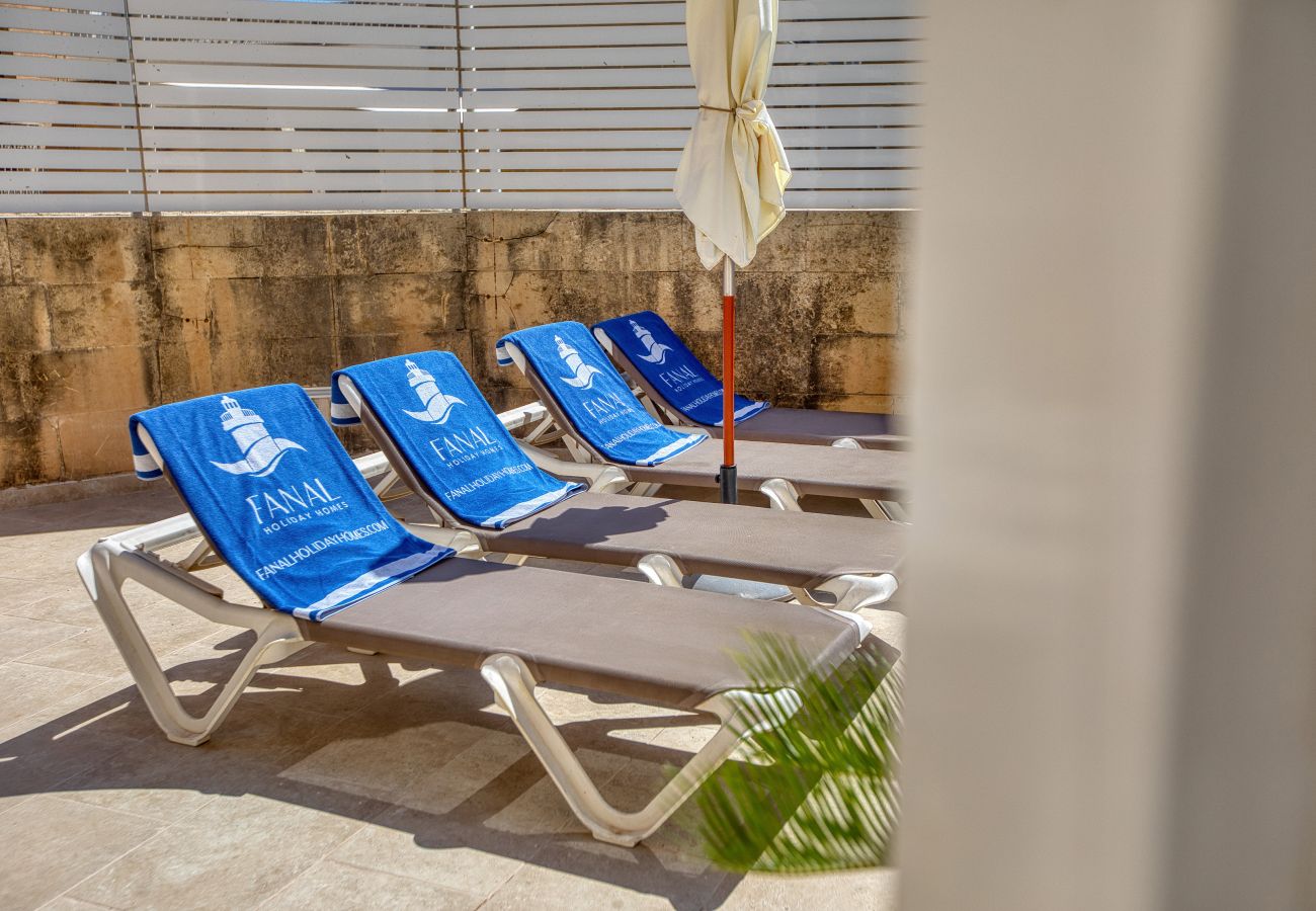 Villa in Victoria - Girardu - Victoria Holiday Home