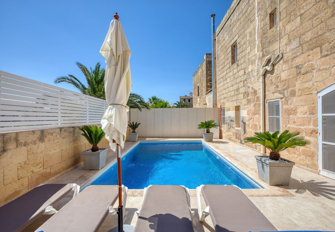Villa in Victoria - Girardu - Victoria Holiday Home